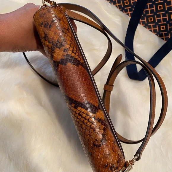 Tory Burch Thea embossed exotic flat wallet crossbody - Picture 11 of 12